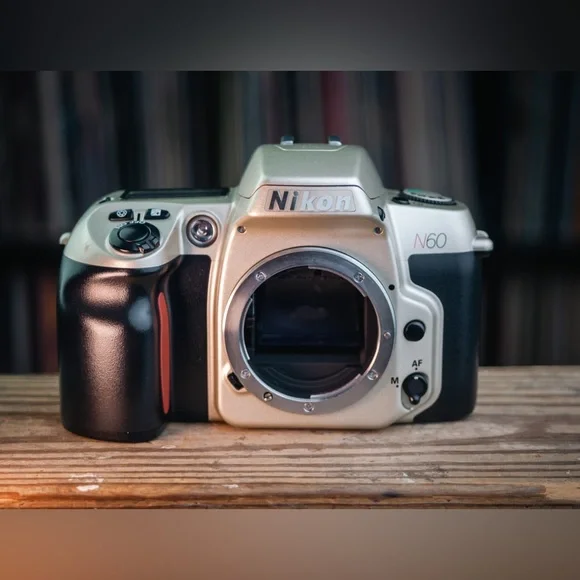 Nikon N60 35mm SLR film camera body only - Picture 2 of 7